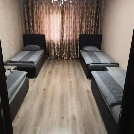 Hotelroom 21 *