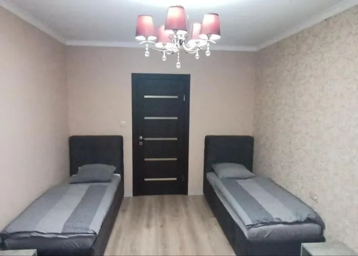 Hotelroom 21 *